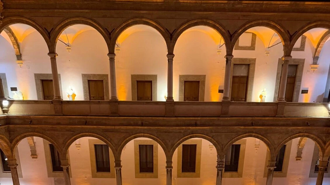 Palazzo Parlamento Sicilia diventa sala per cena Aci club