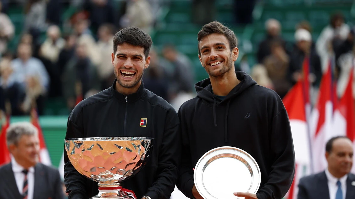 Alcaraz batte Musetti in finale a Montecarlo. La cronaca della partita