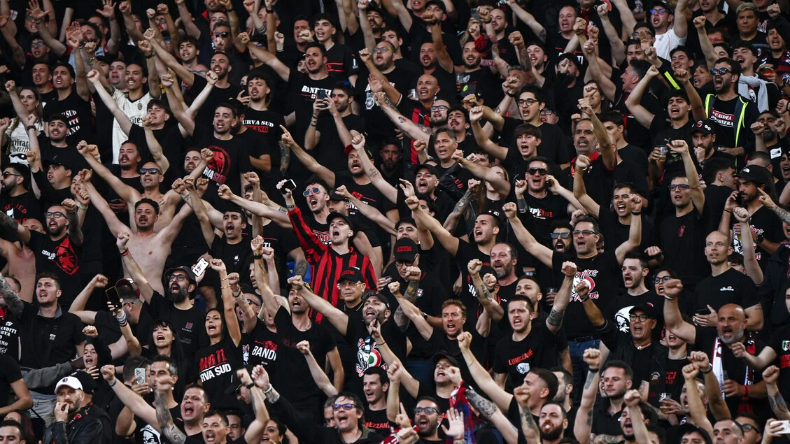 Calcio: divieto abbonamento curva a decine tifosi Milan