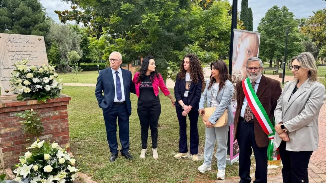 Padre 16enne bruciata viva, niente di concreto per vittime