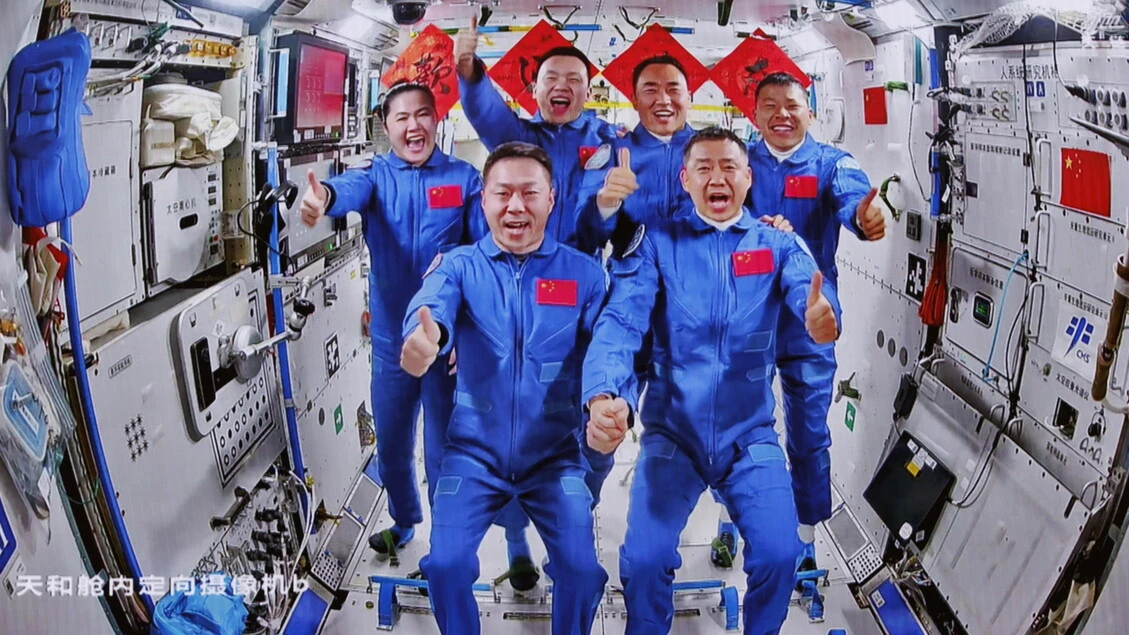 Tornano a terra 3 astronauti cinesi dopo 6 mesi nello spazio