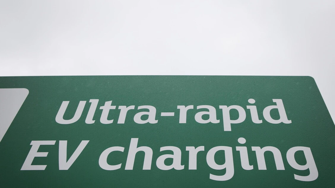 Ue, auto: 'al vaglio tutte le tecnologie, e-fuel e plug-in'