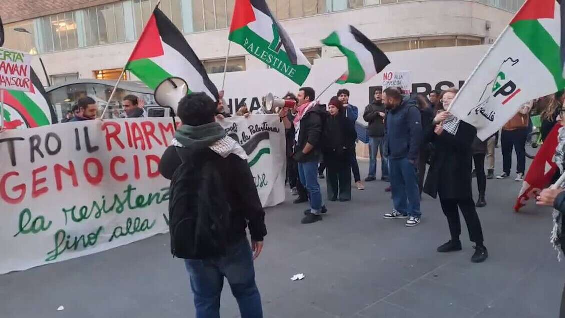 Napoli, manifestazione pro-Palestina dopo la fine della tregua a Gaza