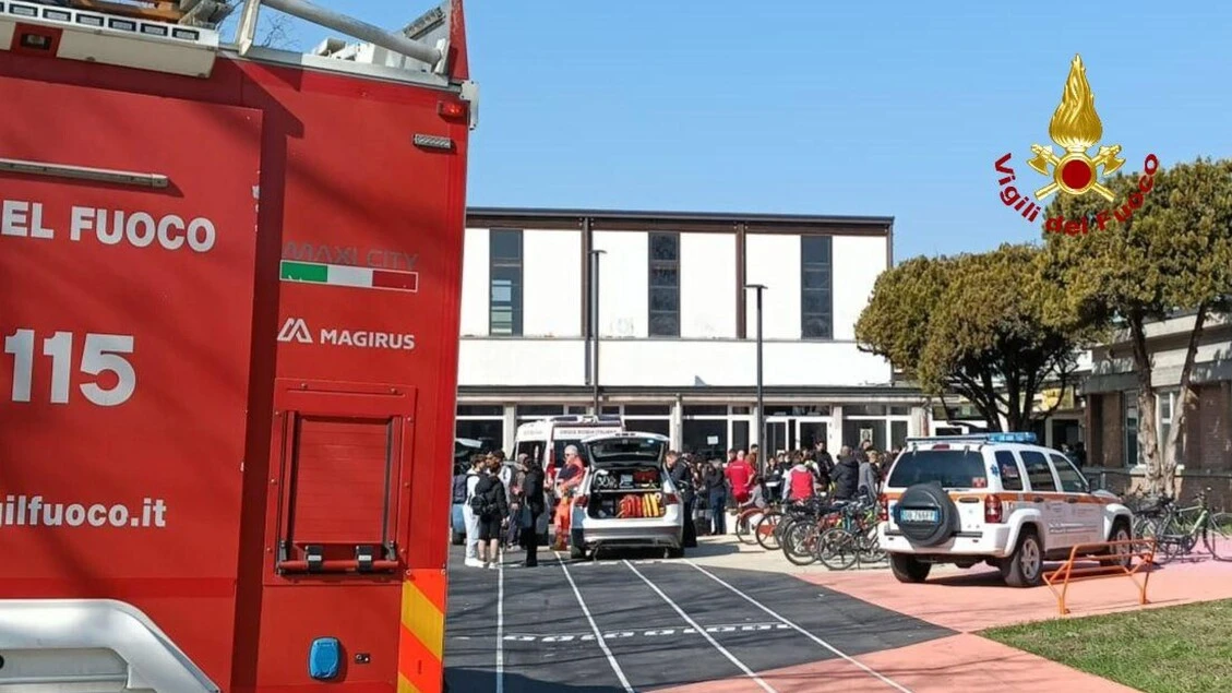 Spray al peperoncino in istituto nel veronese, 10 in ospedale
