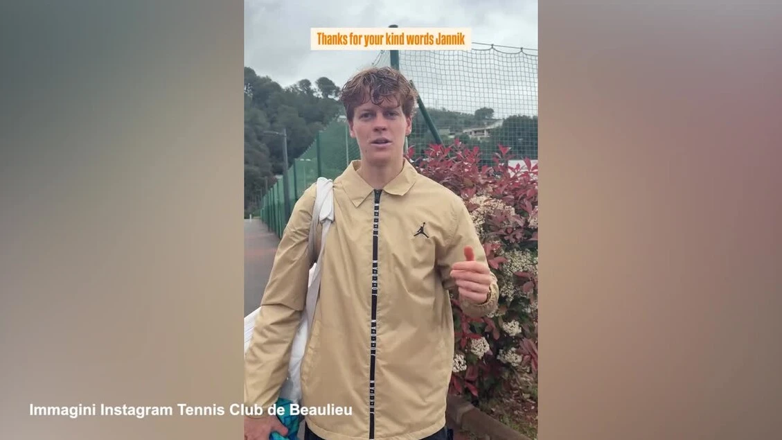 Jannik Sinner torna ad allenarsi dopo lo stop per il caso Clostebol