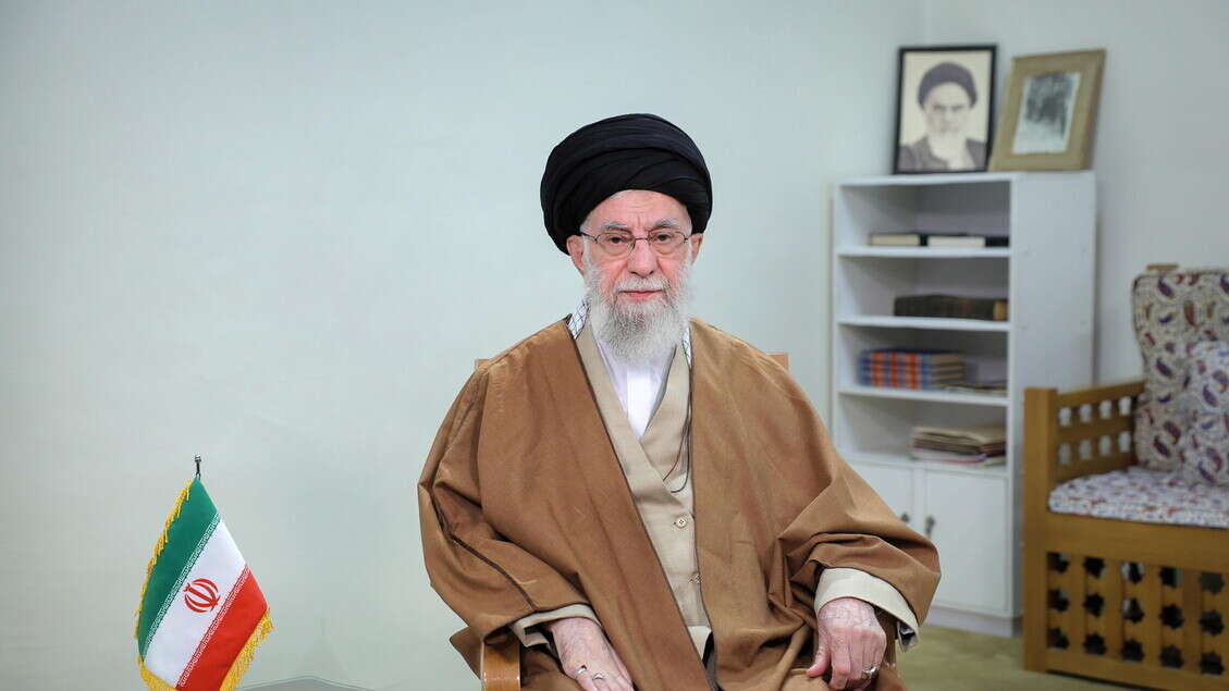 Khamenei agli Usa: 'Le minacce non funzionano con l'Iran'