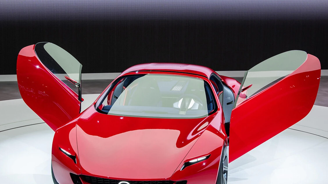 Mazda inventa per futura MX-5 elettrica il 'tutto al centro'