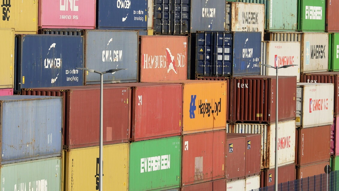 Il deficit commerciale Usa sale a record di 140,5 miliardi