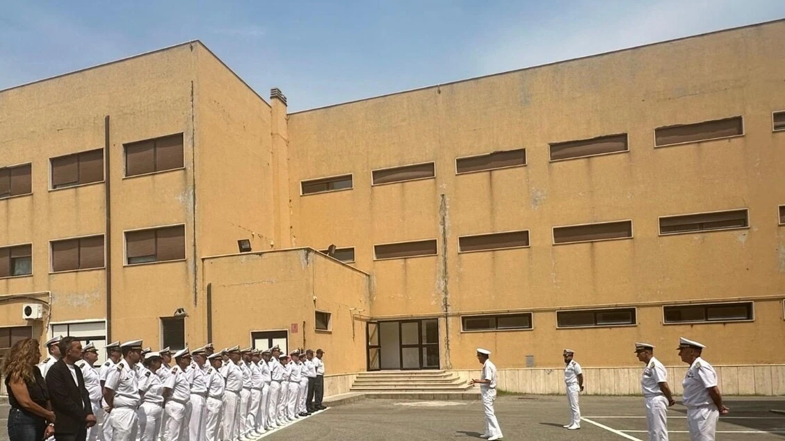 Comandante G. Costiera incontra colleghi aggrediti in Calabria