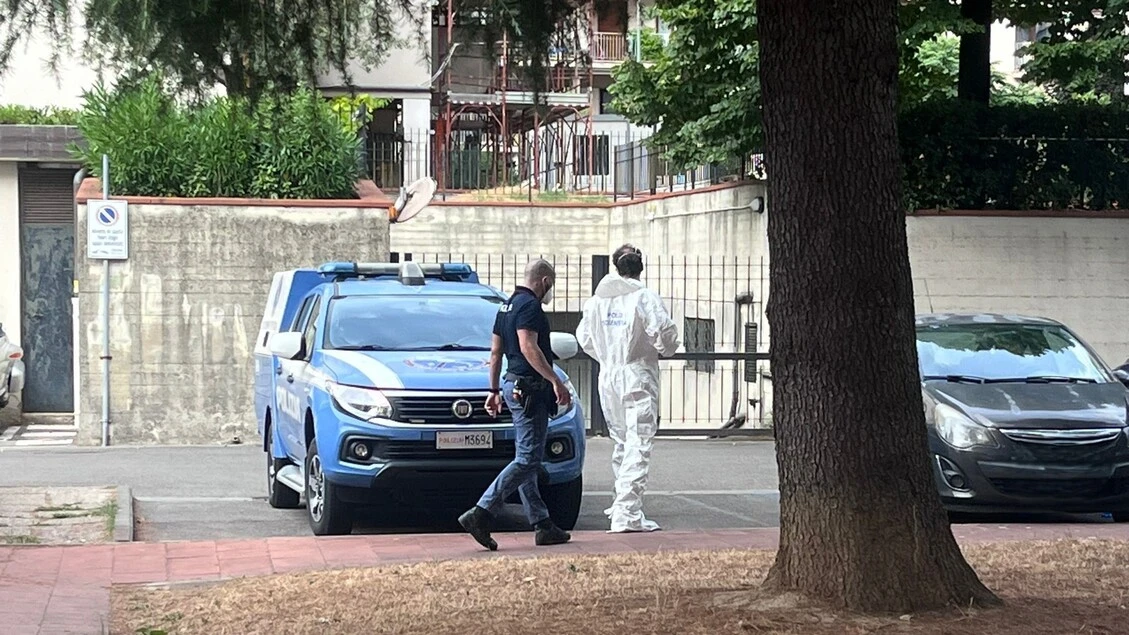 Uomo trovato morto, un altro soccorso in residence Prato
