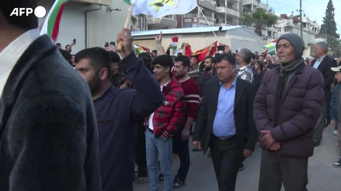 Siria, protesta dei curdi contro la dichiarazione costituzionale