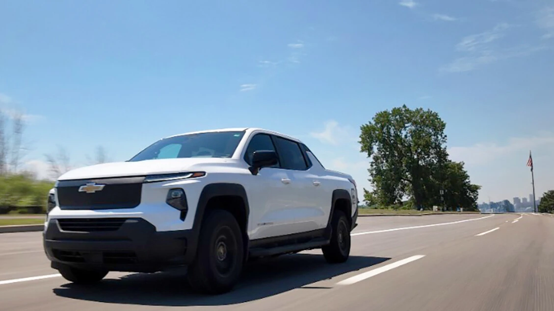 Pick-up Chevy Silverado EV, record 1.705 km con una carica