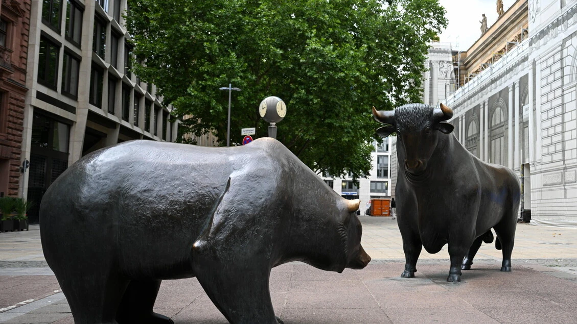 Borsa: Europa a 2 velocità, future contrastati, Milano +0,45%