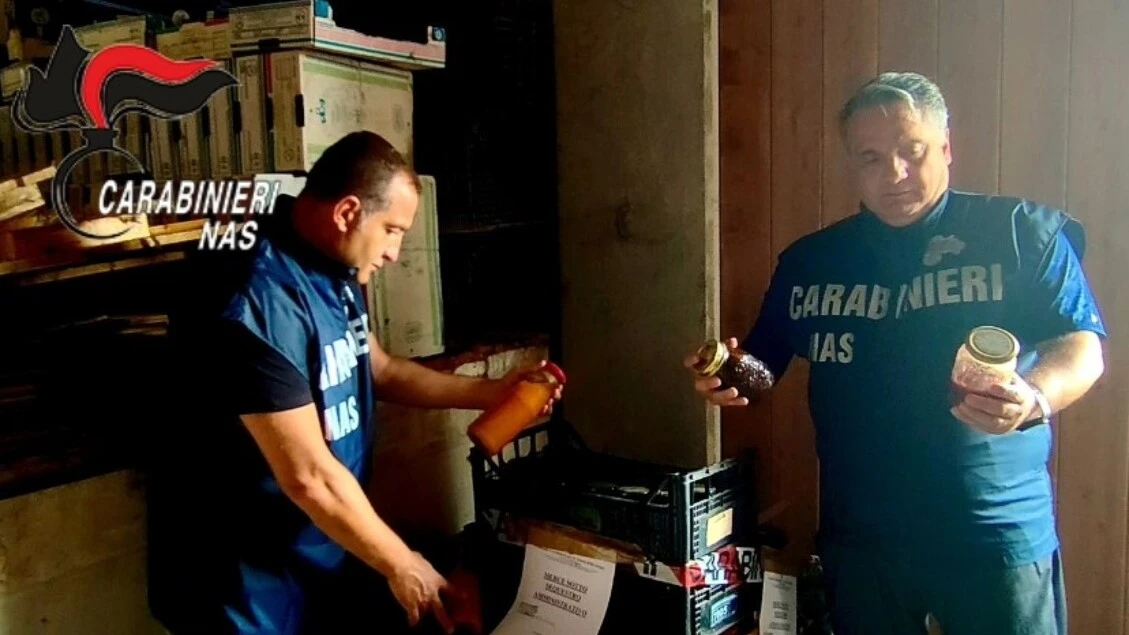 Sequestrate dal Nas 674 chili di conserve a rischio botulino