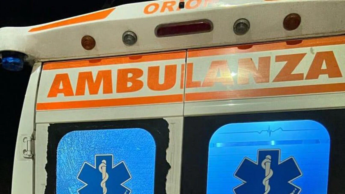 Rissa davanti discoteca, giovane ferito a martellate
