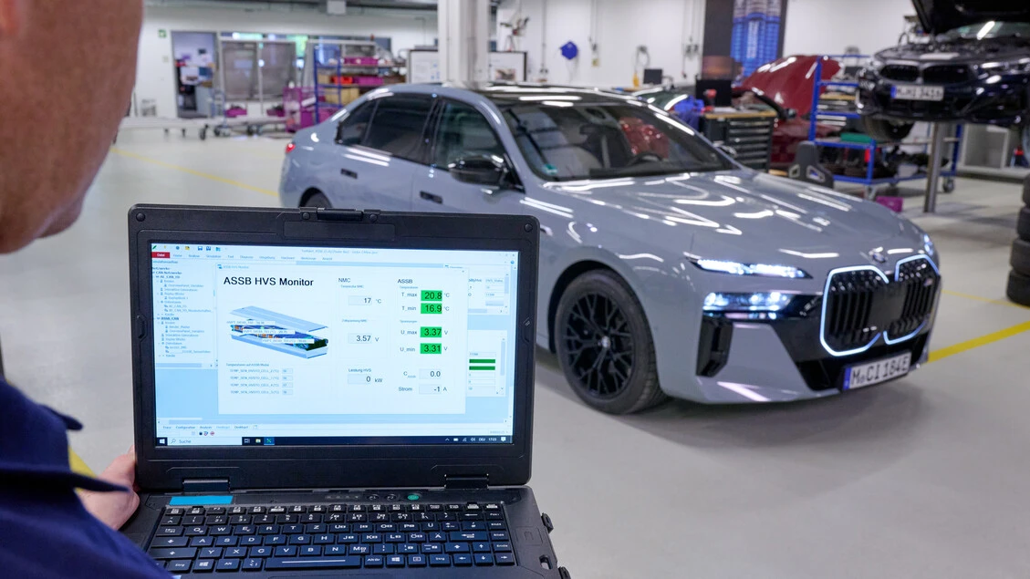 Test in corso su BMW i7 per le batterie allo stato solido