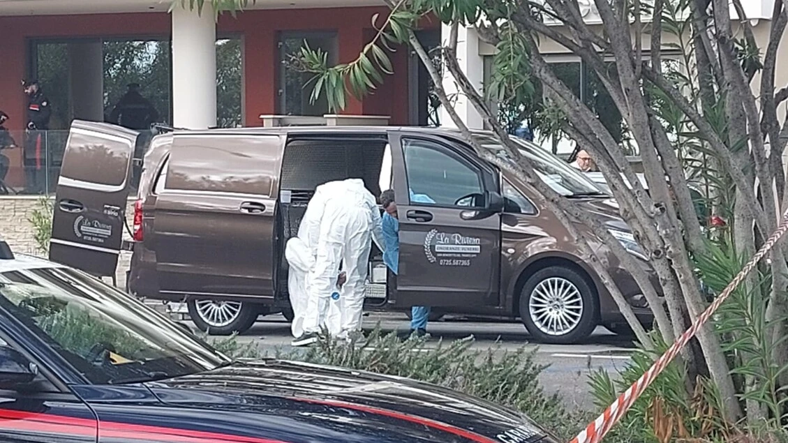 Scontro tra gang: un ragazzo ucciso e altri tre feriti
