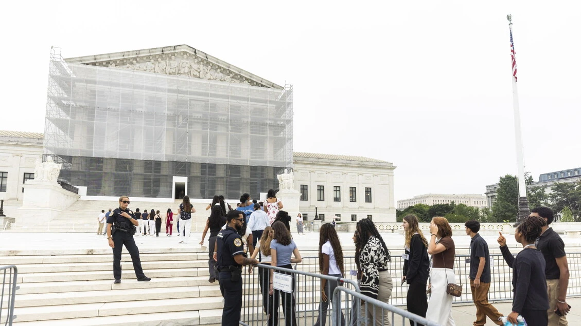 Corte Suprema autorizza Trump a congelare aiuti esteri