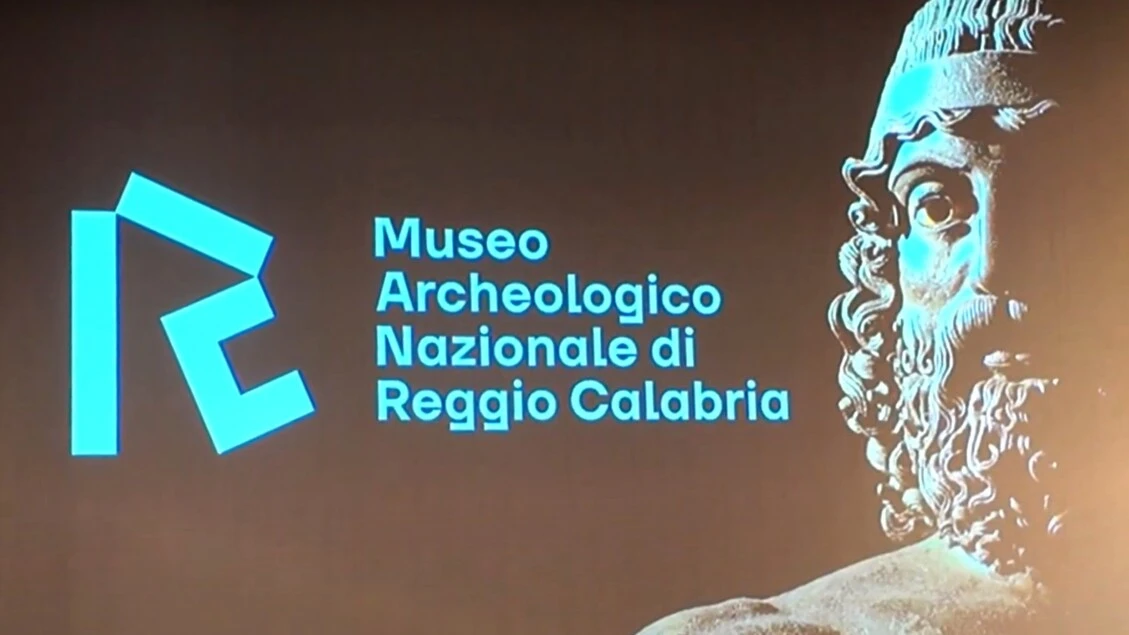 La casa dei bronzi di Riace ha un nuovo logo identitario