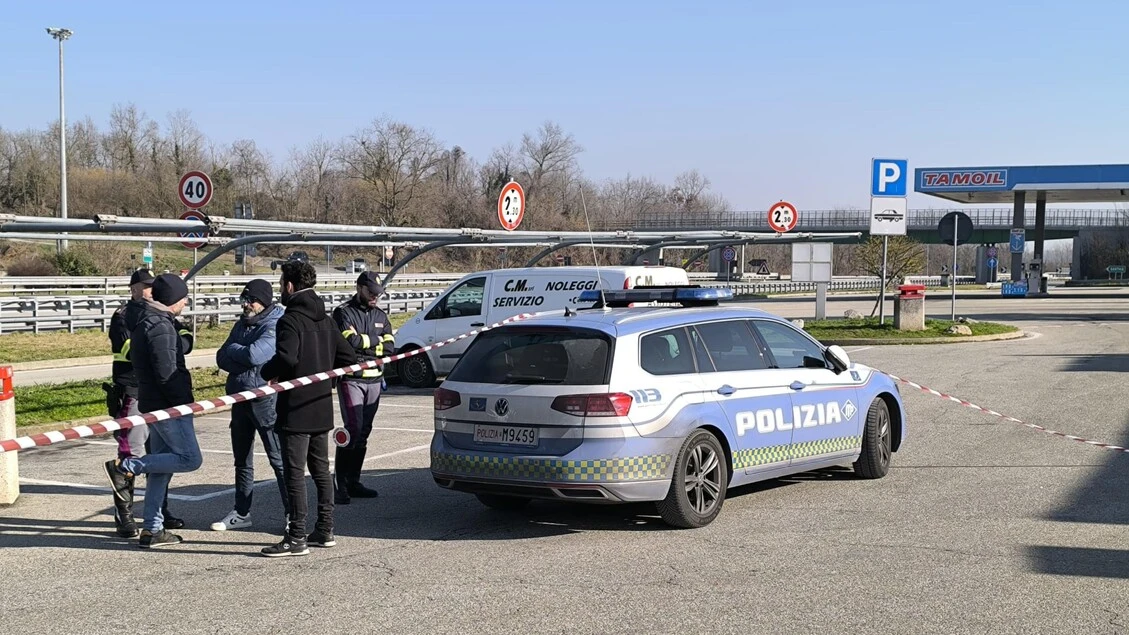 A 84 anni guida contromano in autostrada per 17 chilometri