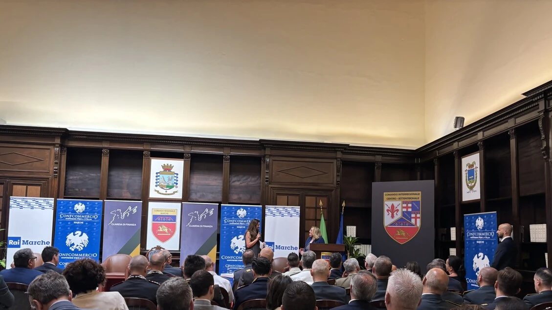 Confcommercio, l'illegalità costa a imprese 39 miliardi l'anno