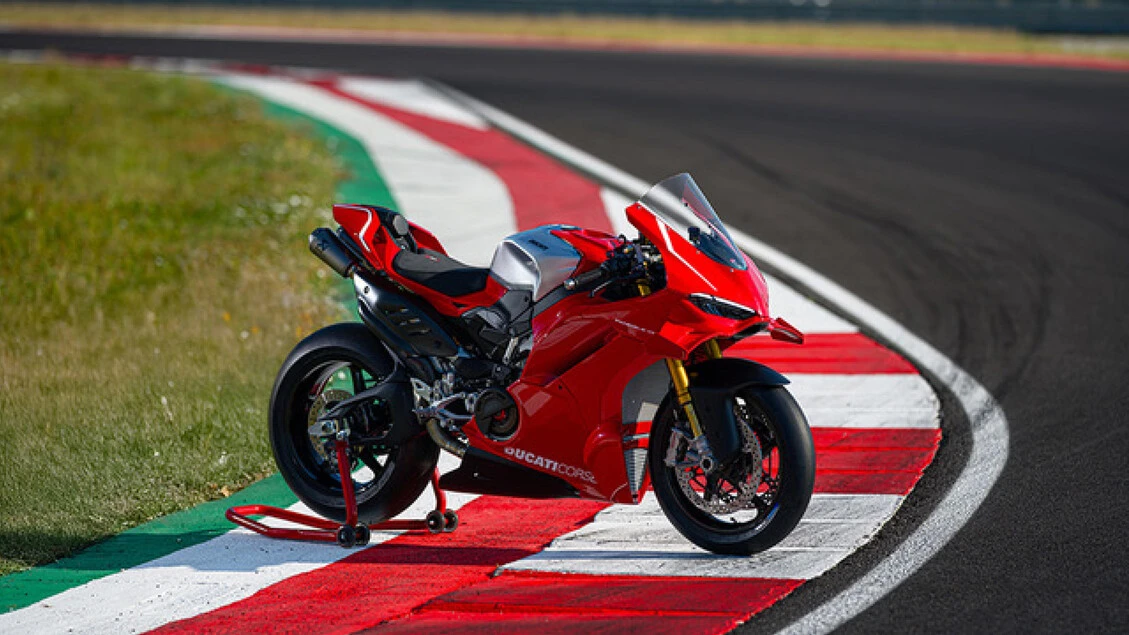 Ducati Panigale V4R dalla pista alla strada e viceversa
