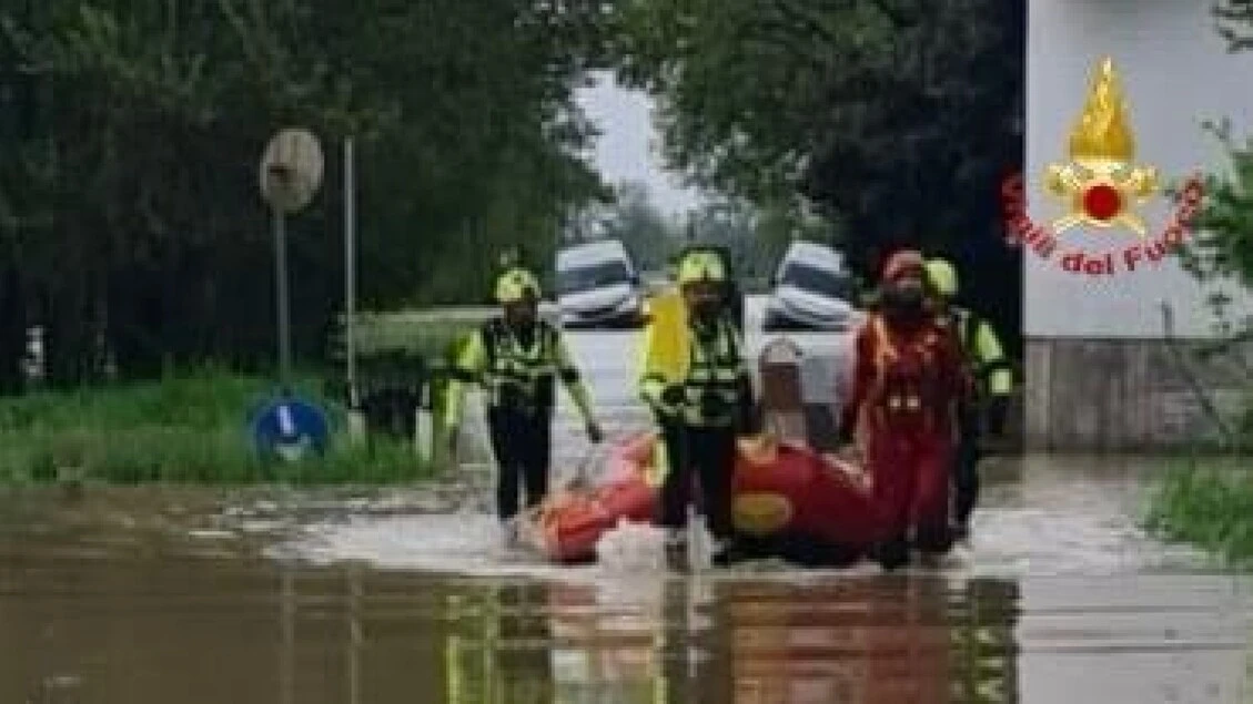 Maltempo: mamma e 2 figli piccoli salvati nel Pavese