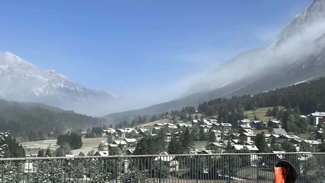 Nuova frana su Dolomiti, San Vito Cadore avvolto dalla polvere