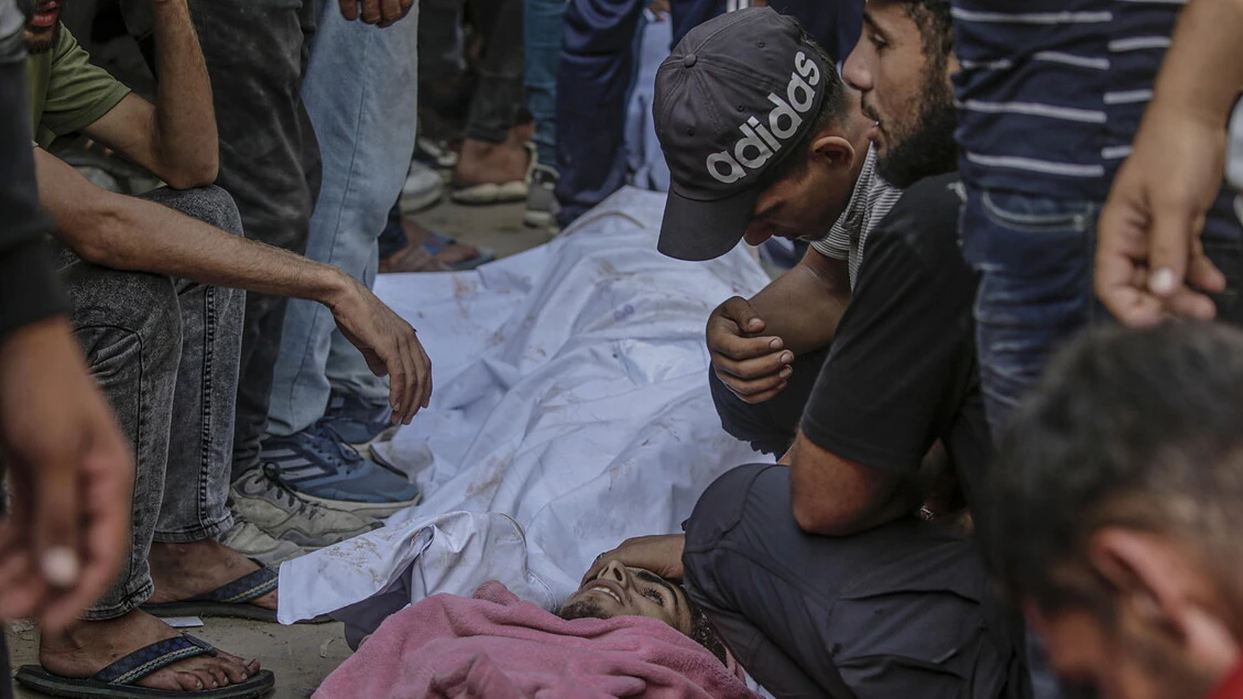 Salgono a 98 i morti a Gaza dall'alba di oggi