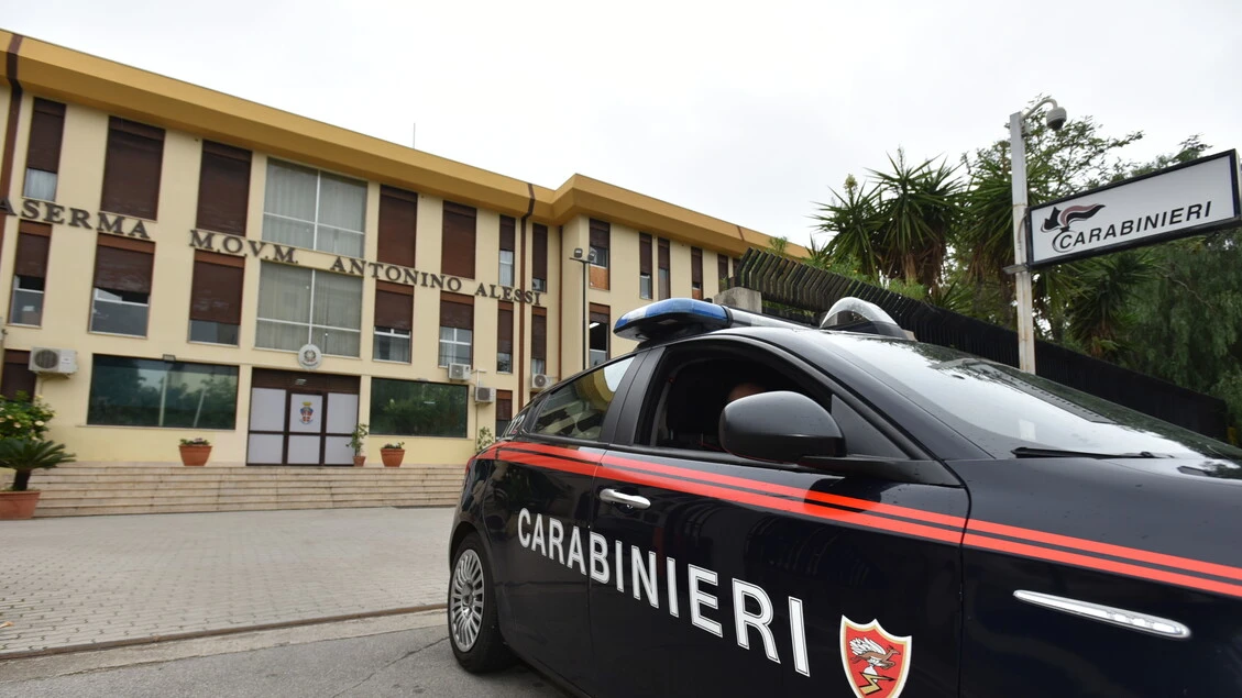 Venditore ambulante disabile rapinato da ragazzi, un arresto