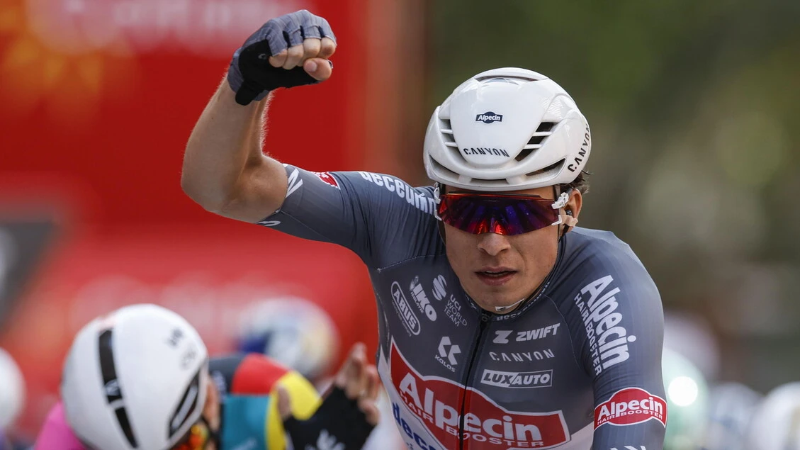Vuelta: Philipsen vince la 9/a tappa, Viviani è secondo
