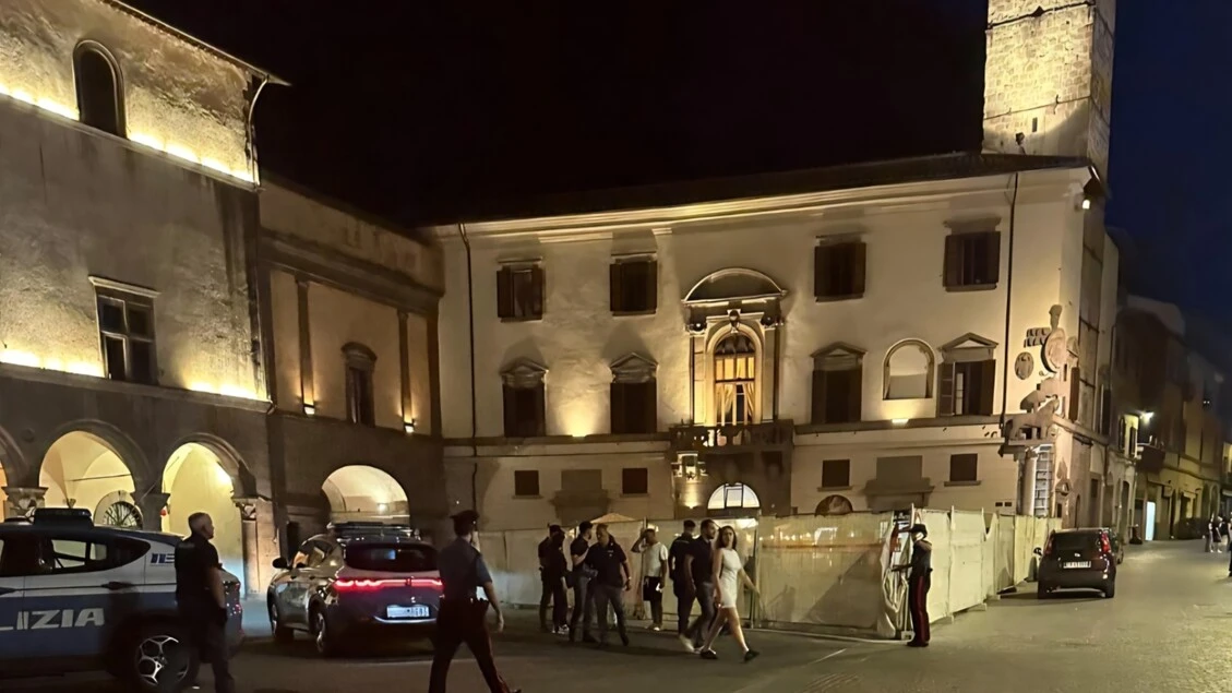 A Viterbo rissa in un bar e clienti in fuga, sei denunciati