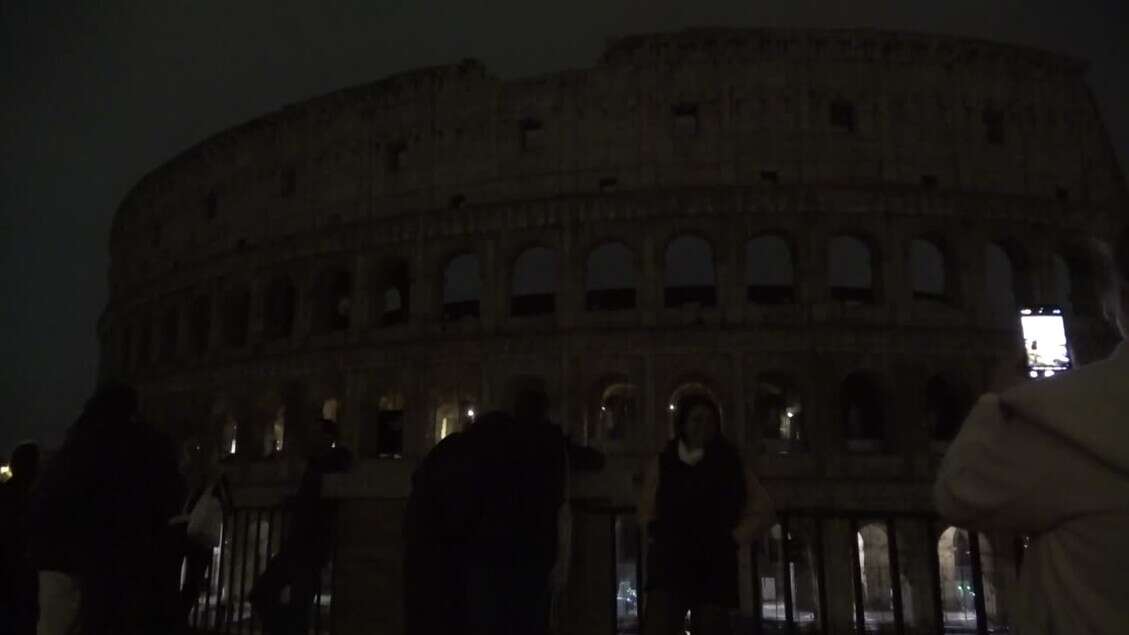 Earth Hour, il Colosseo al buio per un'ora contro lo spreco energetico