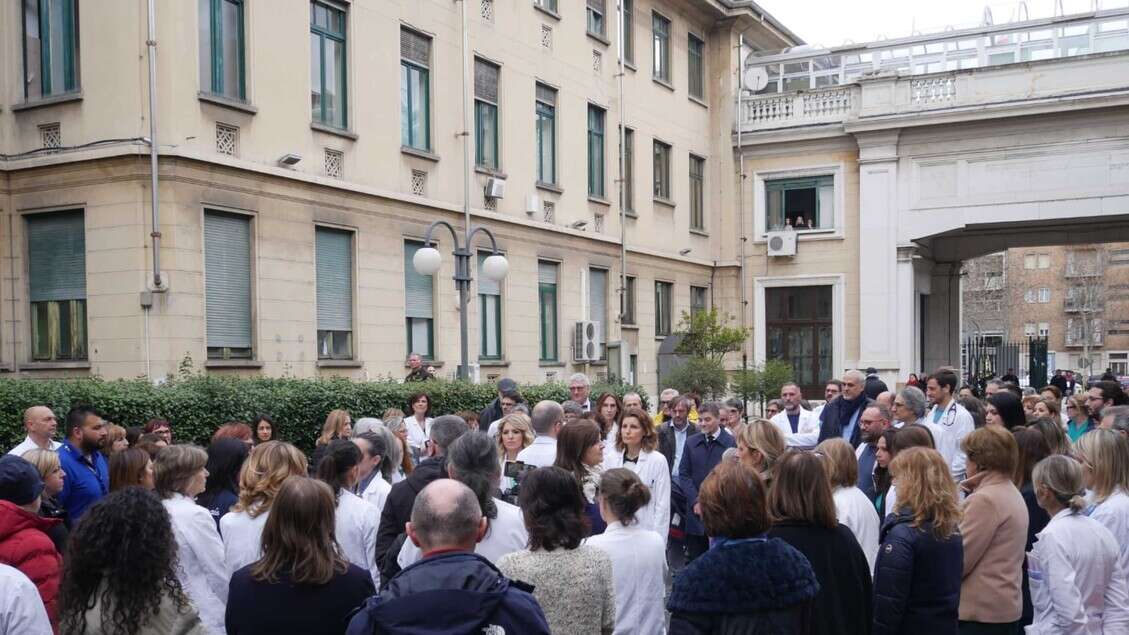 Città salute di Torino, flash mob contro violenza a sanitari