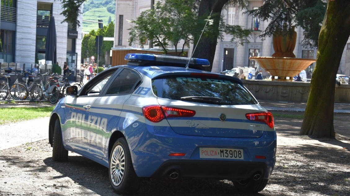 Picchia la moglie davanti alla figlia di 8 anni, arrestato