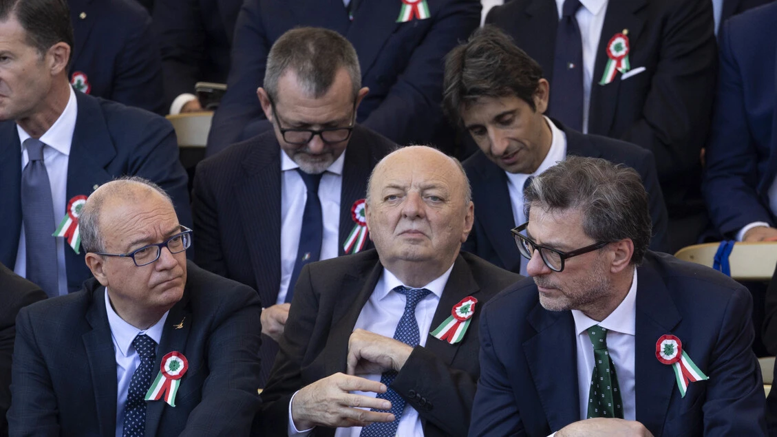 Pichetto, massima attenzione su rialzo petrolio e gas