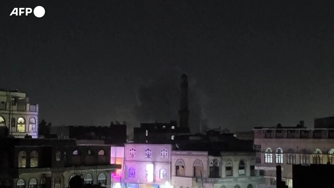 Yemen, Houthi: tre morti e due feriti in attacchi Usa su Sanaa