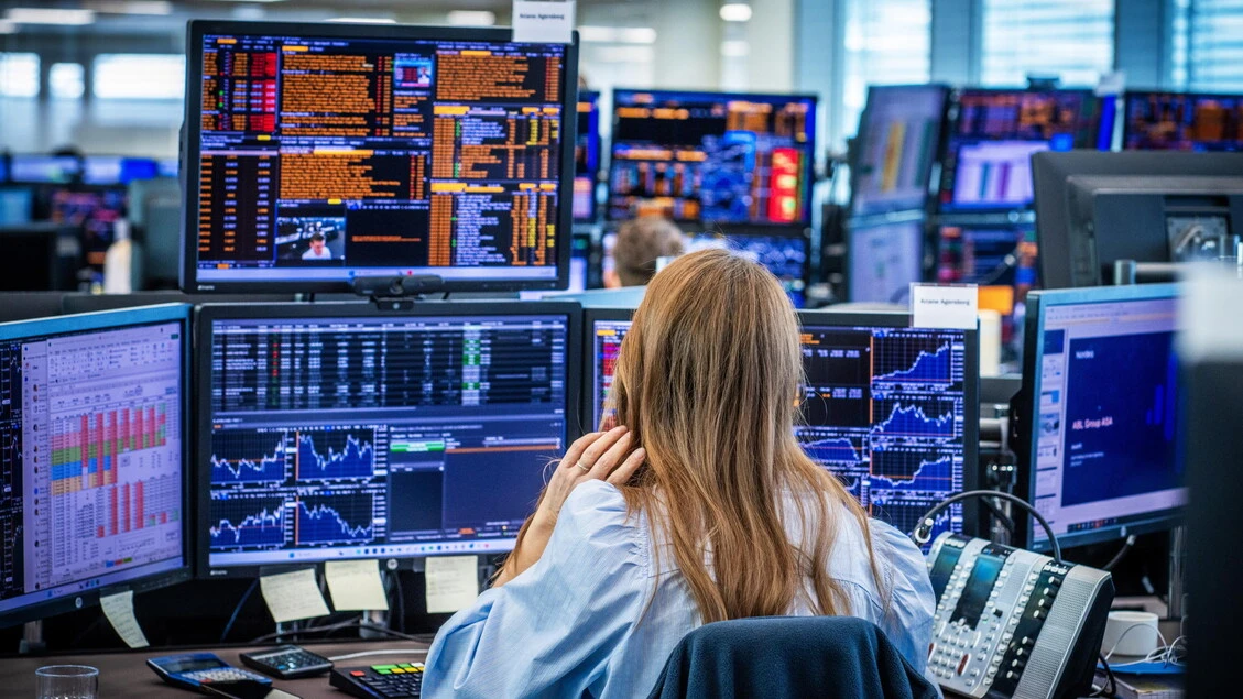 Borsa: l'Europa chiude in calo, Parigi -0,6%, Francoforte -0,49%