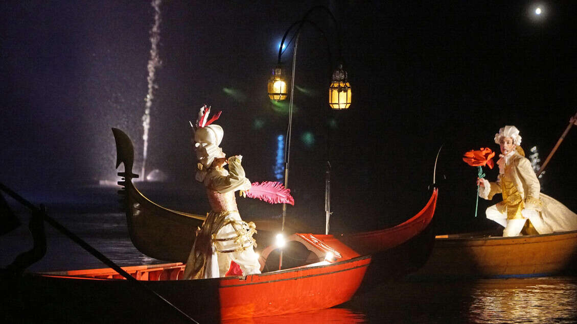 Al Carnevale di Venezia show sull'acqua su Casanova