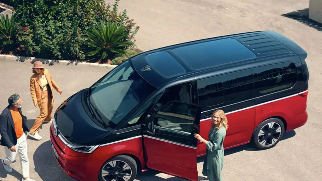 Volkswagen Multivan, con otto poltrone diventa più versatile