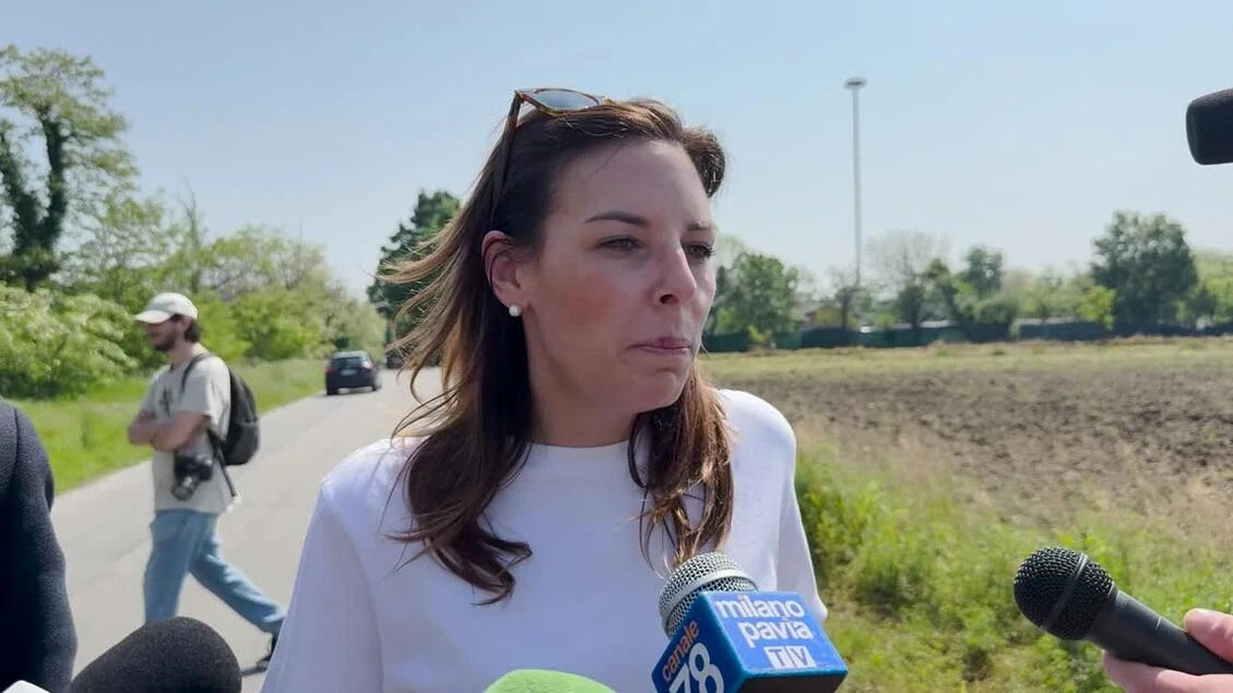 Milano, Tovaglieri (Lega) al campo rom di via Chiesa Rossa: 