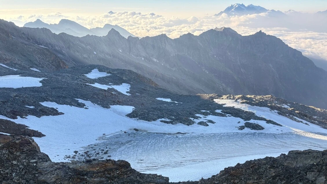 Alpinista muore sulle Alpi bernesi dopo una caduta nel vuoto
