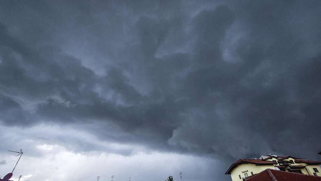 Settimana di temporali dal Nord al Sud, breve tregua sul caldo