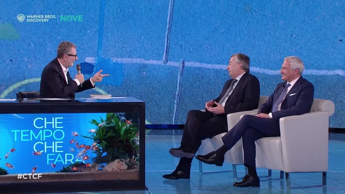 Burioni lascia i social: 