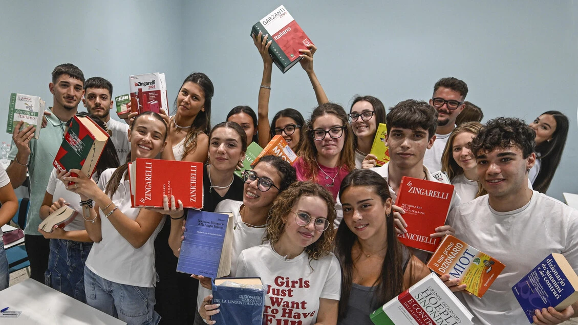 Valditara, 'vivete la maturità rimanendo fedeli a voi stessi'