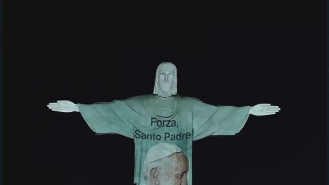 Sul Cristo Redentore di Rio proiettata l'immagine del Papa