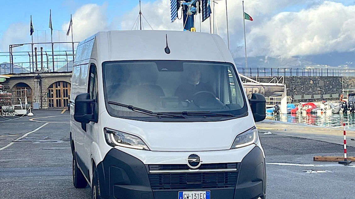 Opel Movano 2.2 Diesel, guida easy per l'artigiano 2.0