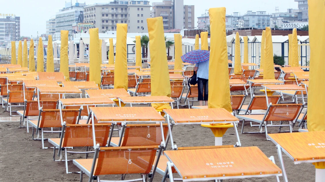 Assobalneari, spiagge affollate solo la domenica, calo presenze