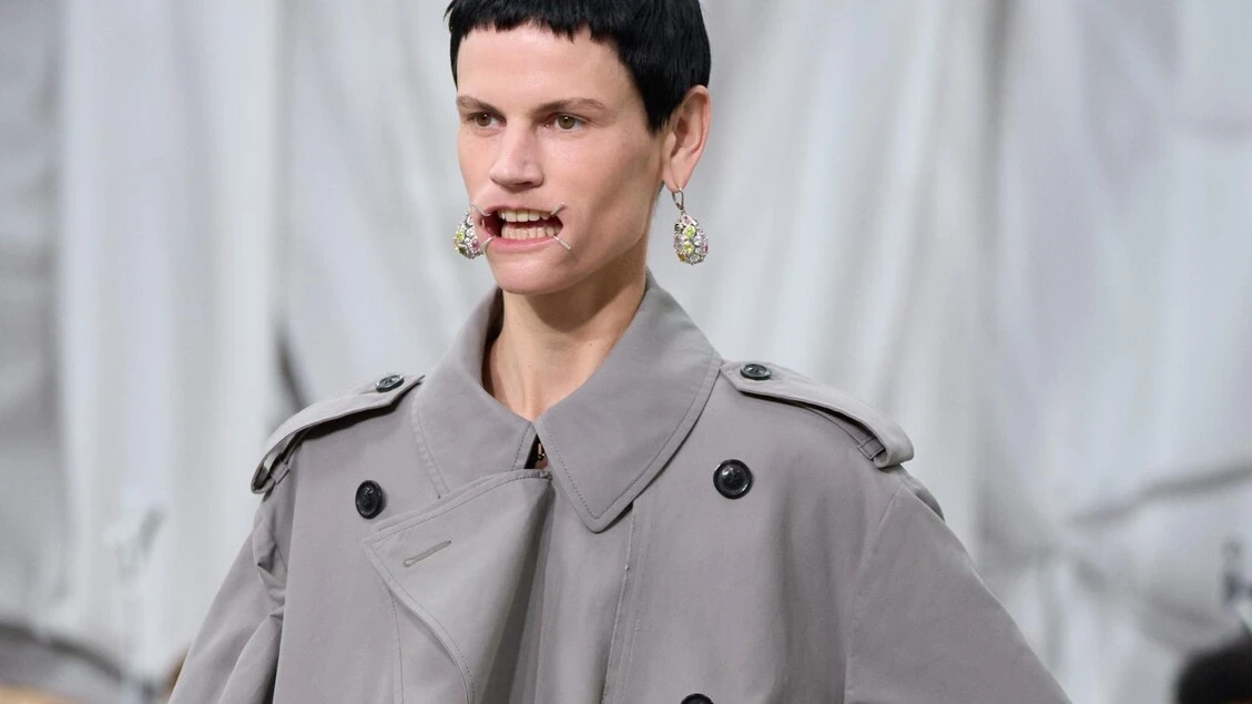 Da Maison Margiela sfila una moda per la vita reale
