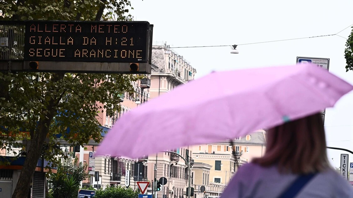 Il meteo divide l'Italia, forti temporali al Nord e sole al Centro Sud